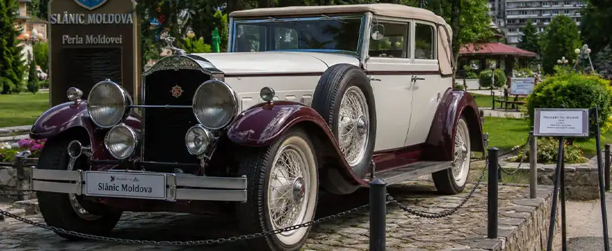 Raidul Mașinilor de Epocă transformă stațiunea Slănic-Moldova într-un muzeu auto în aer liber, pe 30 și 31 mai 2026