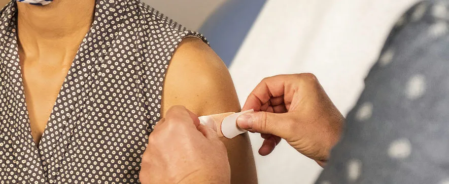Campanie de vaccinare antigripală gratuită pentru persoanele din grupele de risc – anunț al Direcției de Sănătate Publică Bacău