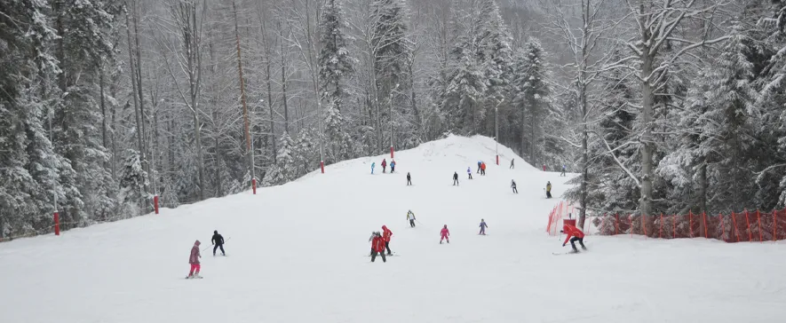 Pe 23 ianuarie 2026 se deschide sezonul de schi pe Pârtia Nemira din Slănic Moldova