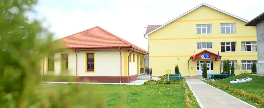 Primăria Comănești dezminte zvonul că Școala „Costachi S. Ciocan” se desființează