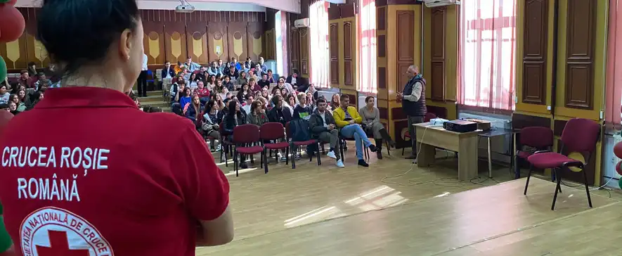 Crucea Roșie Bacău deschide înscrierile pentru a doua grupă a cursului gratuit de Infirmier(ă)