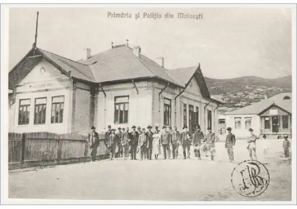 Primăria și Poliția din Moinești, începutul anilor 1900.