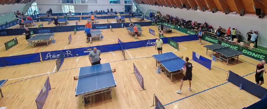 Spectacol sportiv la Comănești: Turneul de Tenis de Masă AmaTur a adus 200 de jucători din România, Moldova și Ucraina